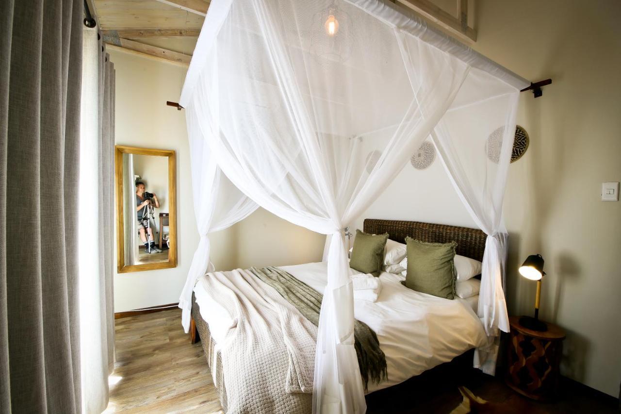 Otjiwa Safari Lodge Очиваронго Экстерьер фото