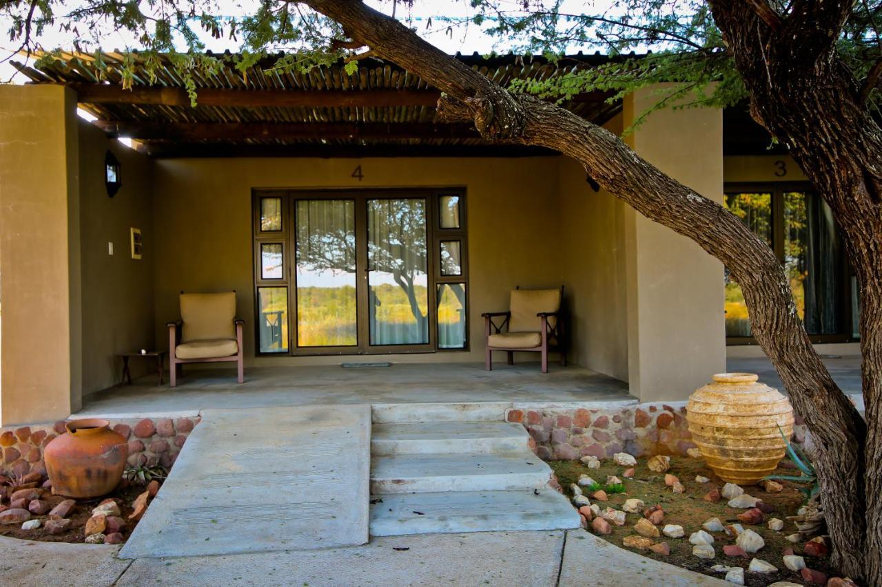 Otjiwa Safari Lodge Очиваронго Экстерьер фото