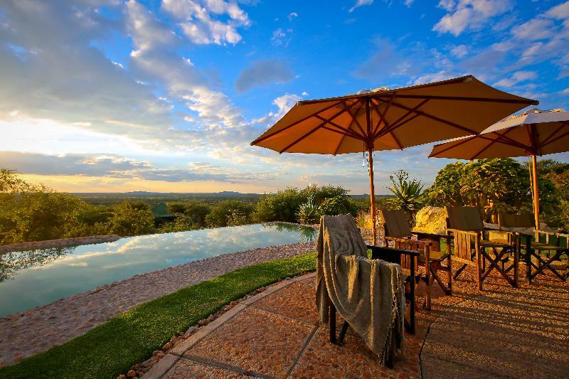 Otjiwa Safari Lodge Очиваронго Экстерьер фото